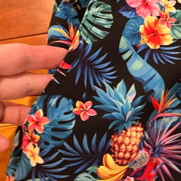 HRESKI Shirts Men’s Sz 46 EUC Summer Perfect Gold Swim Active Colorful Tropical - Picture 2 of 7